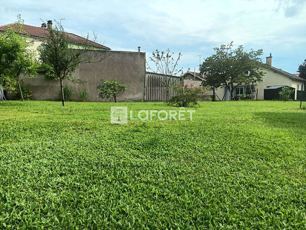 Terrain à DOMBASLE-SUR-MEURTHE