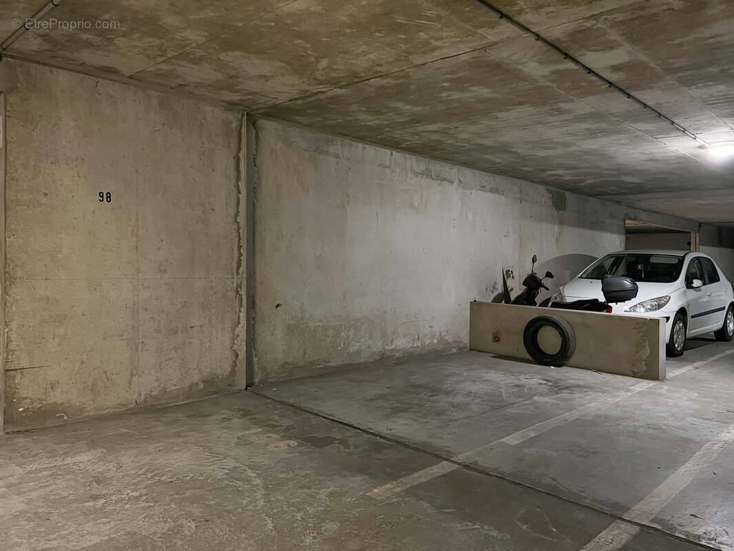 Parking à BORDEAUX