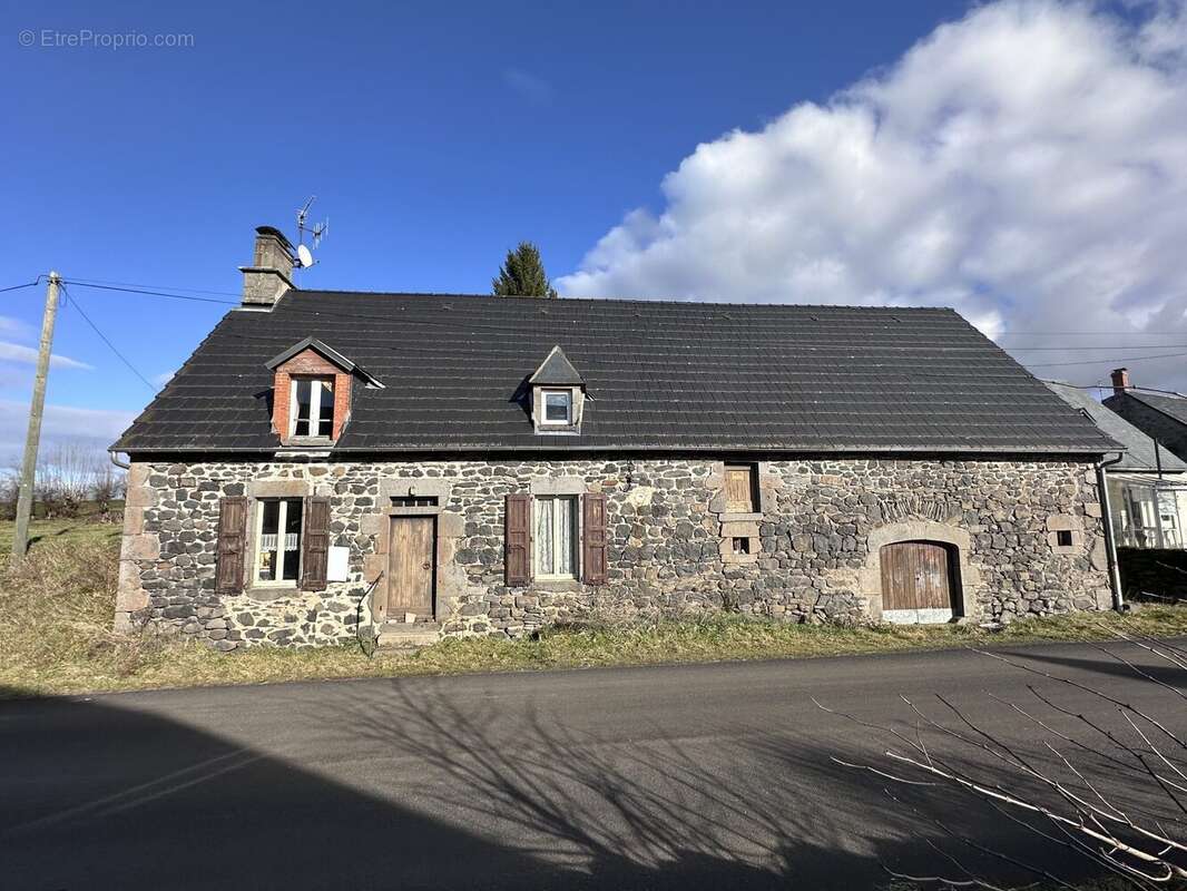 Maison à SAINT-BONNET-DE-SALERS