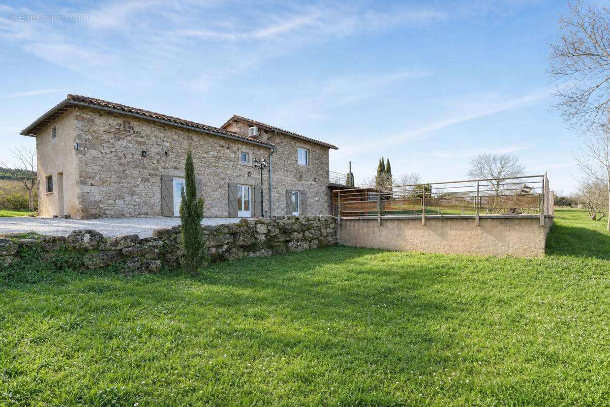 Maison à TONNAC