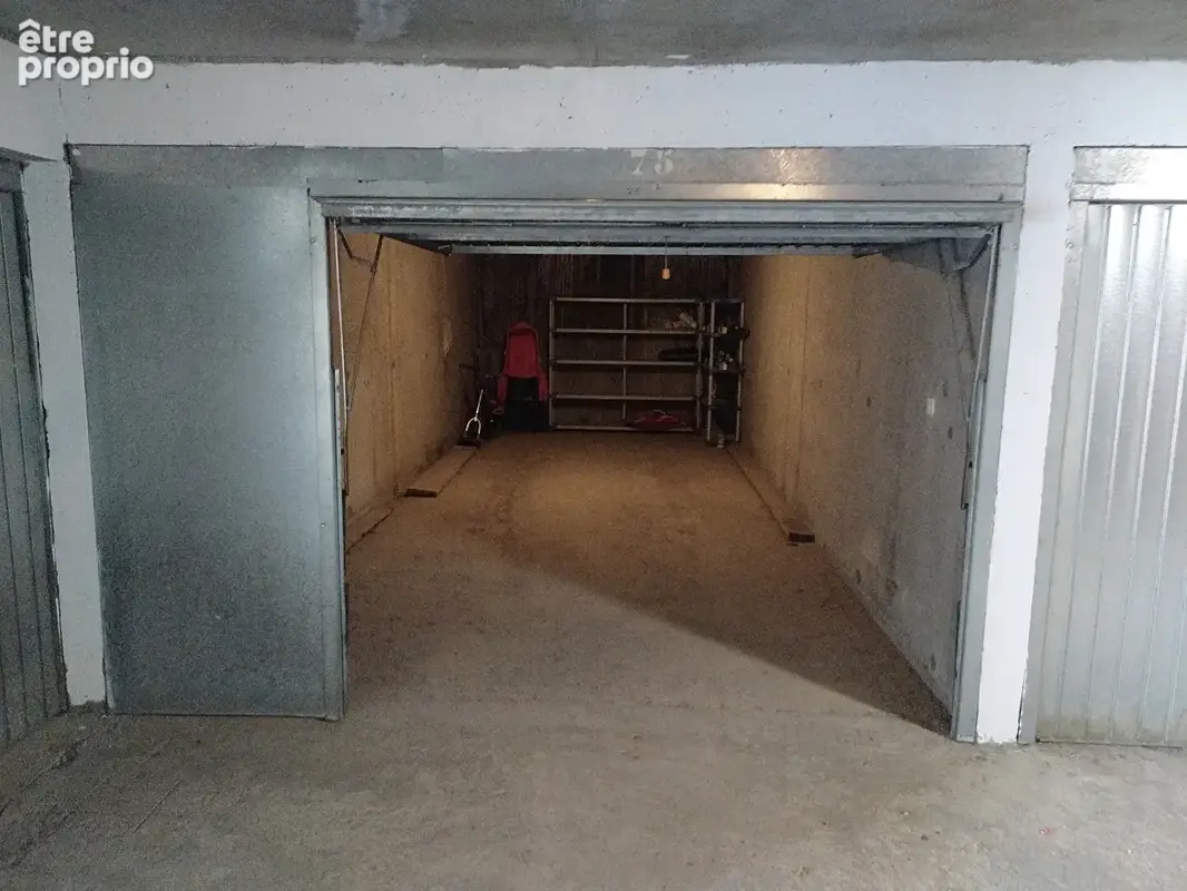 Parking à vendre à Enchastrayes (04400) - photo 1