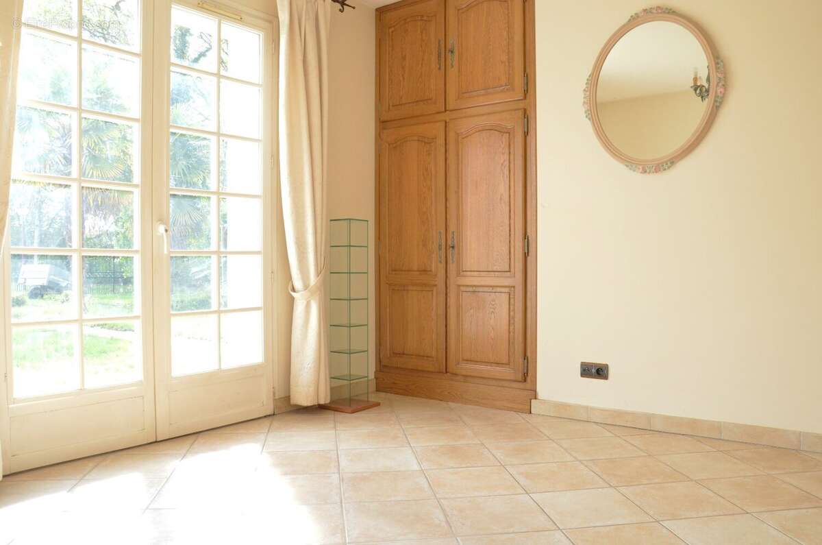 Maison à LES MOLIERES