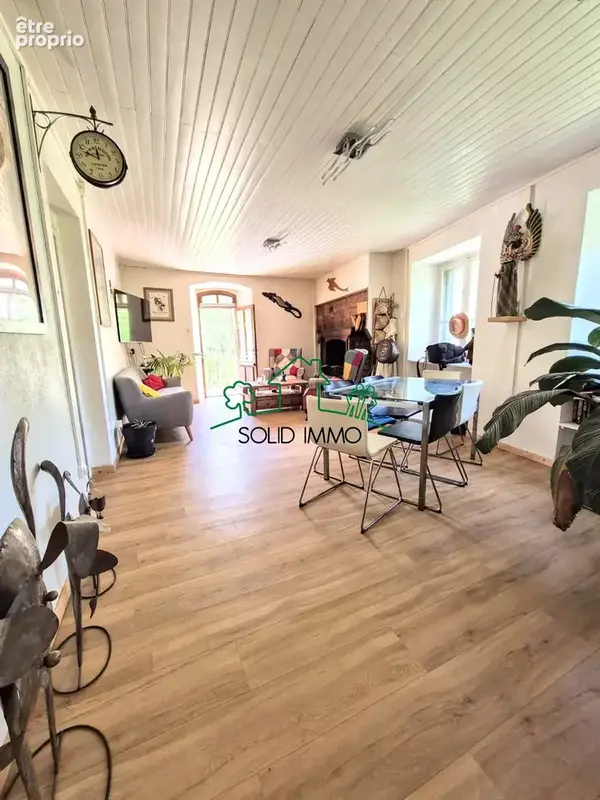 Maison traditionnelle d'une superficie habitable de 158 m2 sur la commune de Dornas 07160 - photo 6