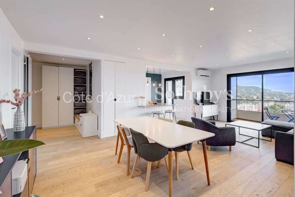 Appartement à LE CANNET
