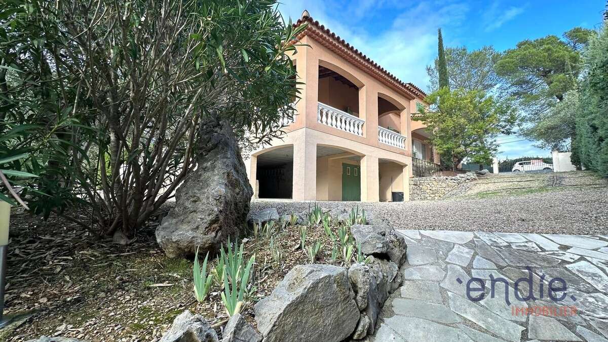 Maison à LORGUES