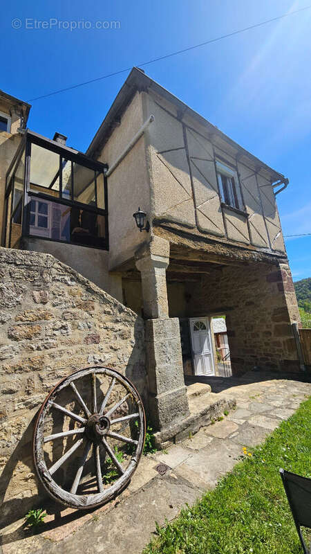 Maison à SAINT-GENIEZ-D'OLT