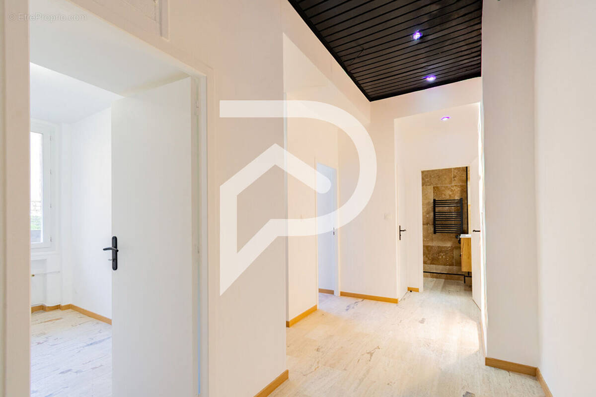 Appartement à MARSEILLE-4E