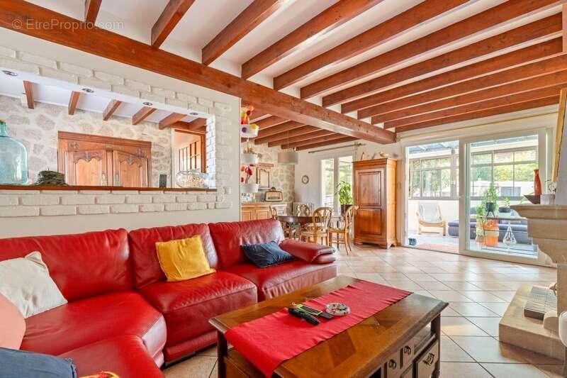 Maison à MAURECOURT