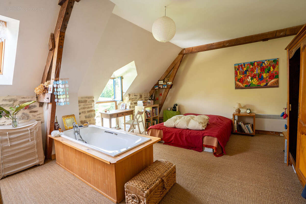 A vendre à Concarneau Maison de Maitre de 295 m² à 8 min du centre ville dans un cadre de vie idyllique ! - photo 10