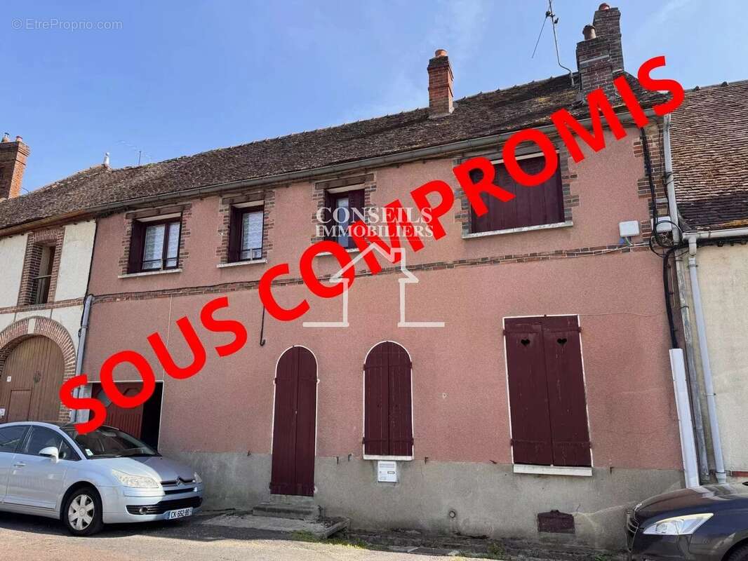 Maison à VILLENEUVE-SUR-YONNE