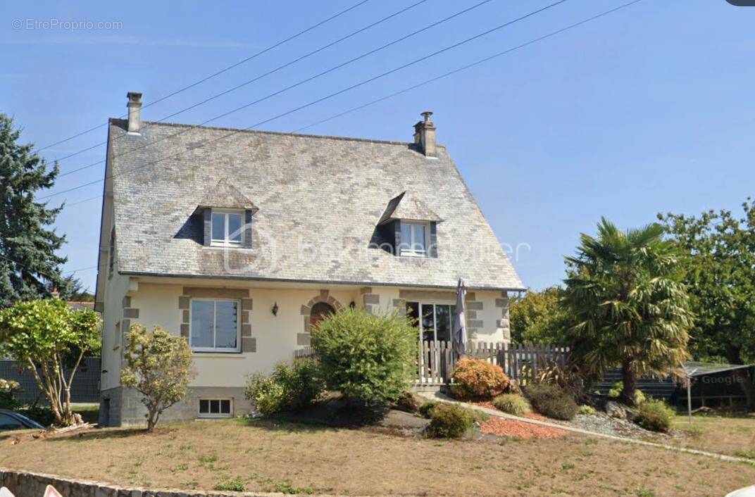 Maison à SAINT-GERMAIN-EN-COGLES