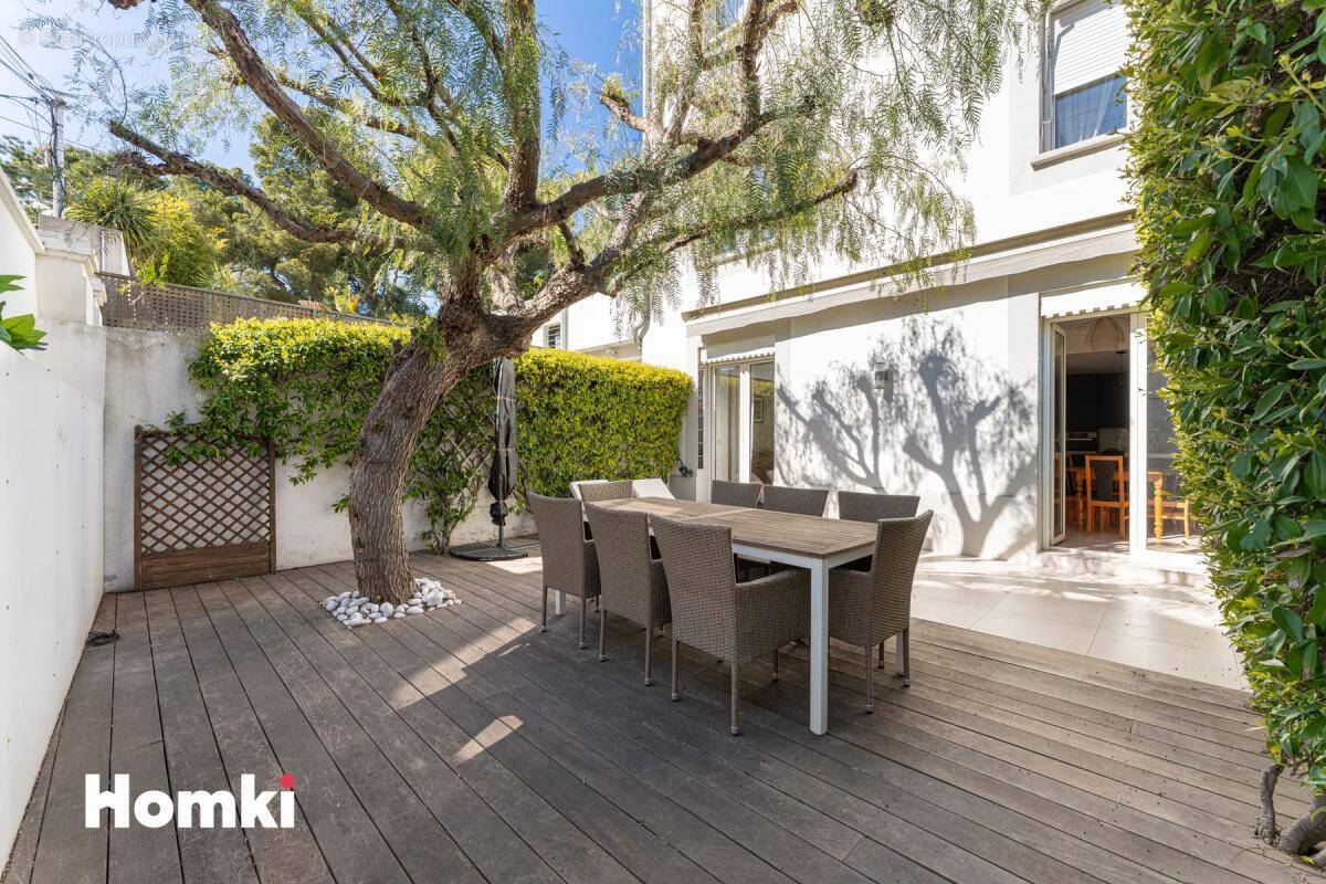 Appartement à MARSEILLE-7E