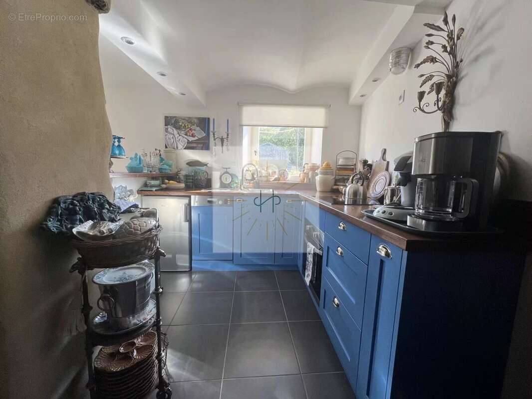 Maison à ALBA-LA-ROMAINE