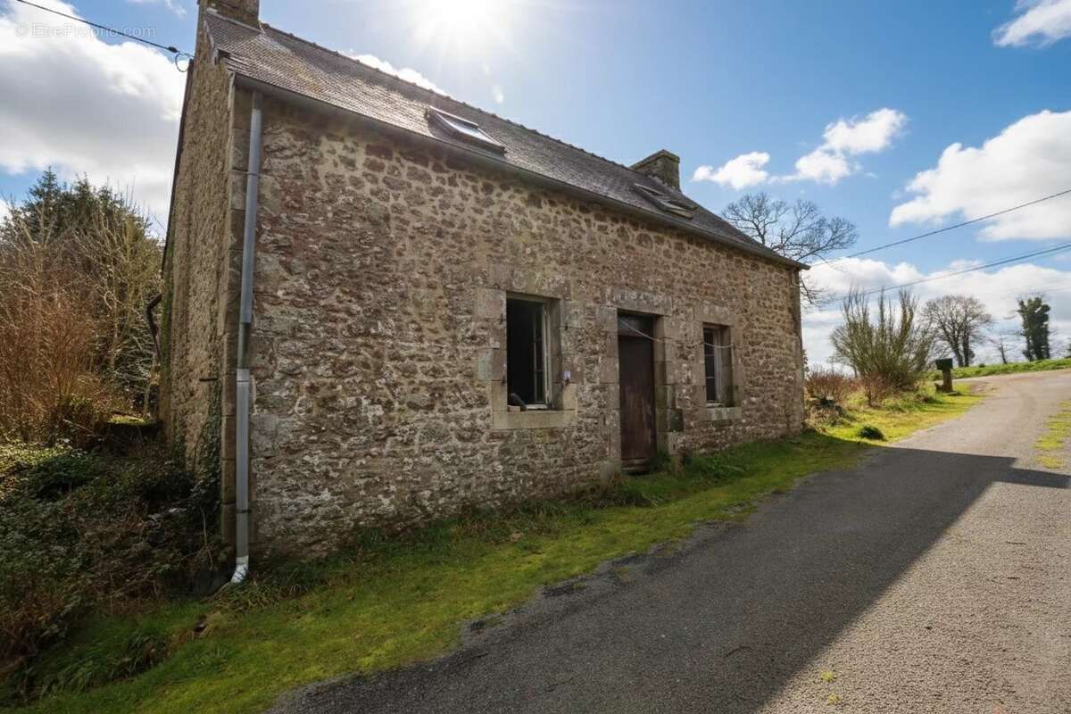 Maison à GLOMEL