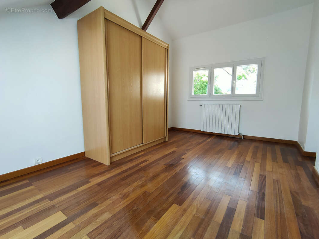 Maison à SAINT-REMY-LES-CHEVREUSE