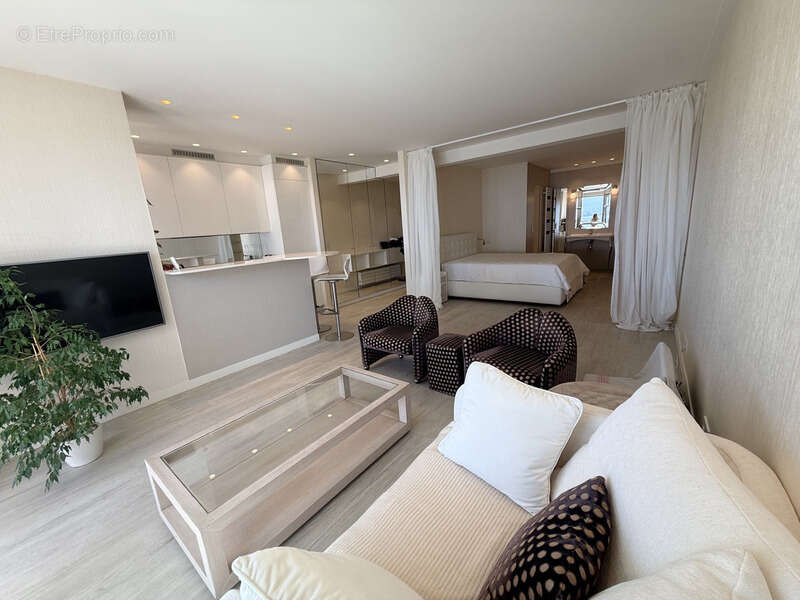 Appartement à vendre 2 pièces CANNES (06) VUE MER PANORAMIQUE - photo 6