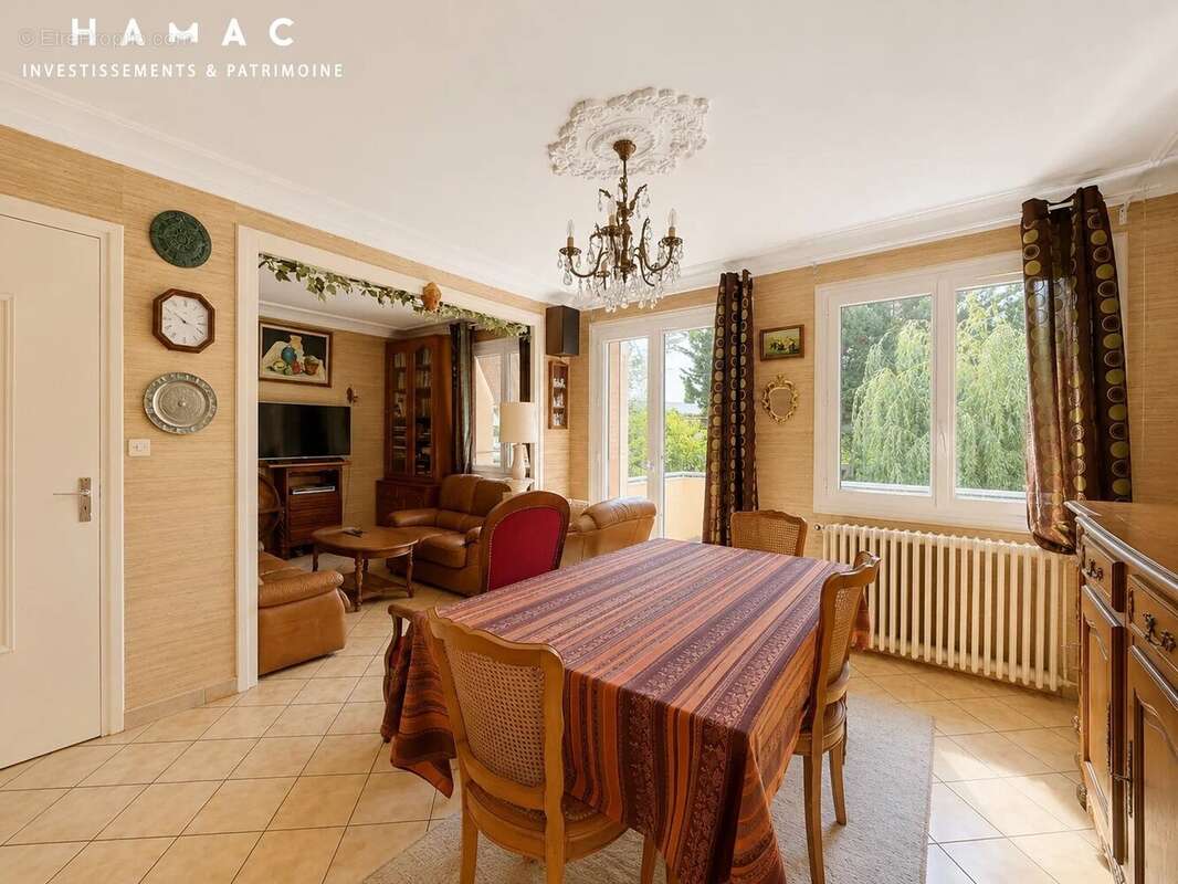 SAINTE-FOY-LÈS-LYON — Maison à rénover sur terrain de 1 112 m² — Fort potentiel ! - photo 10