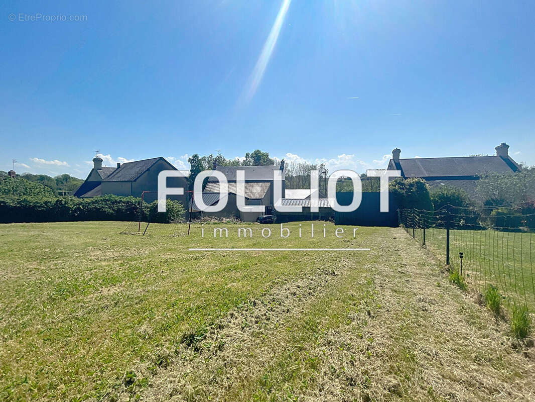 Terrain à MOON-SUR-ELLE