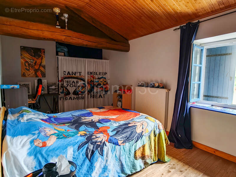 Maison à CHEF-BOUTONNE