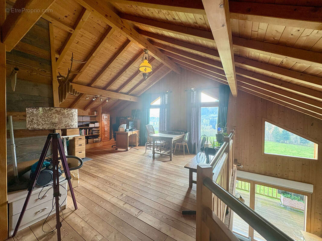 Maison à FAUCOMPIERRE