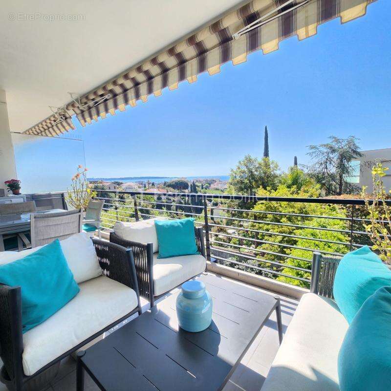 Appartement à VALLAURIS
