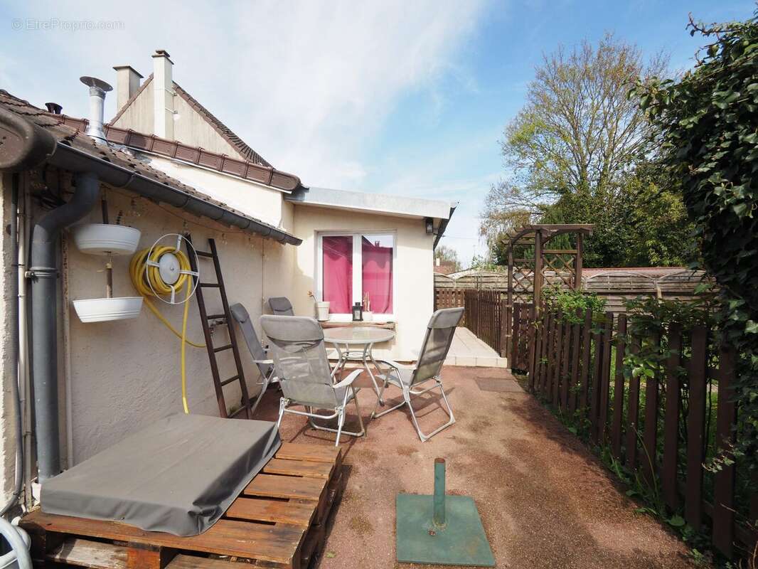 Maison à FONTENAY-LE-FLEURY