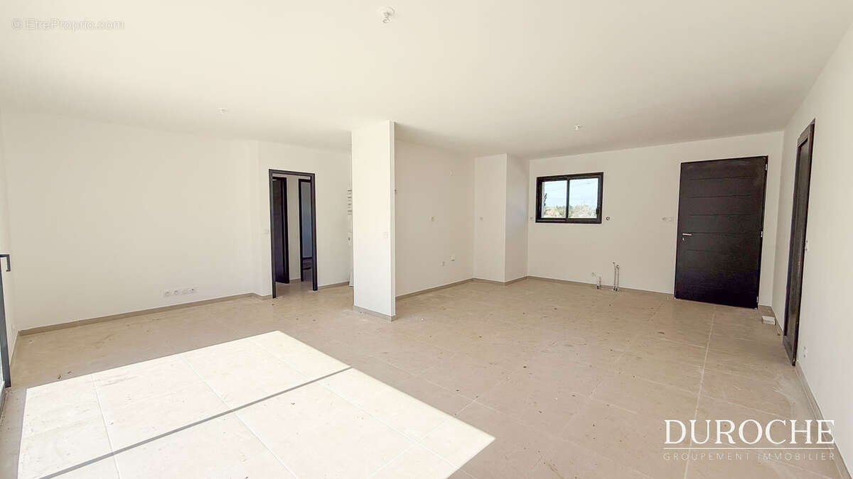 Maison plain-pied RE 2020   2 chambres, terrasse sud et prestations modernes à Camaret-sur-Aigues - photo 2