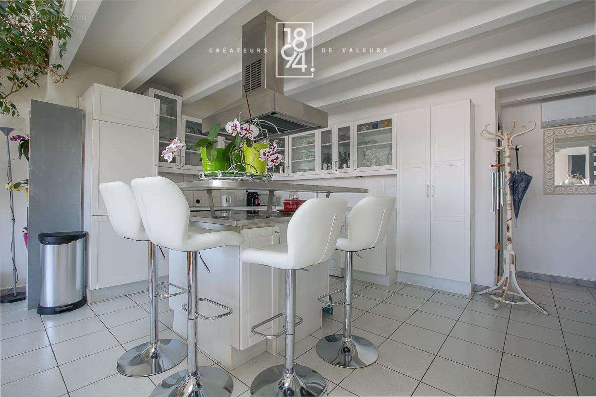 Appartement à MARSEILLE-7E