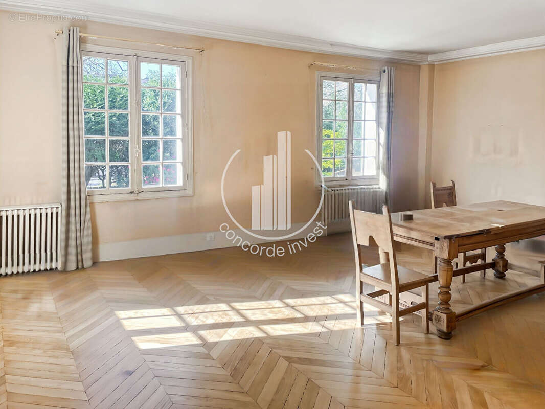 Appartement à GARCHES