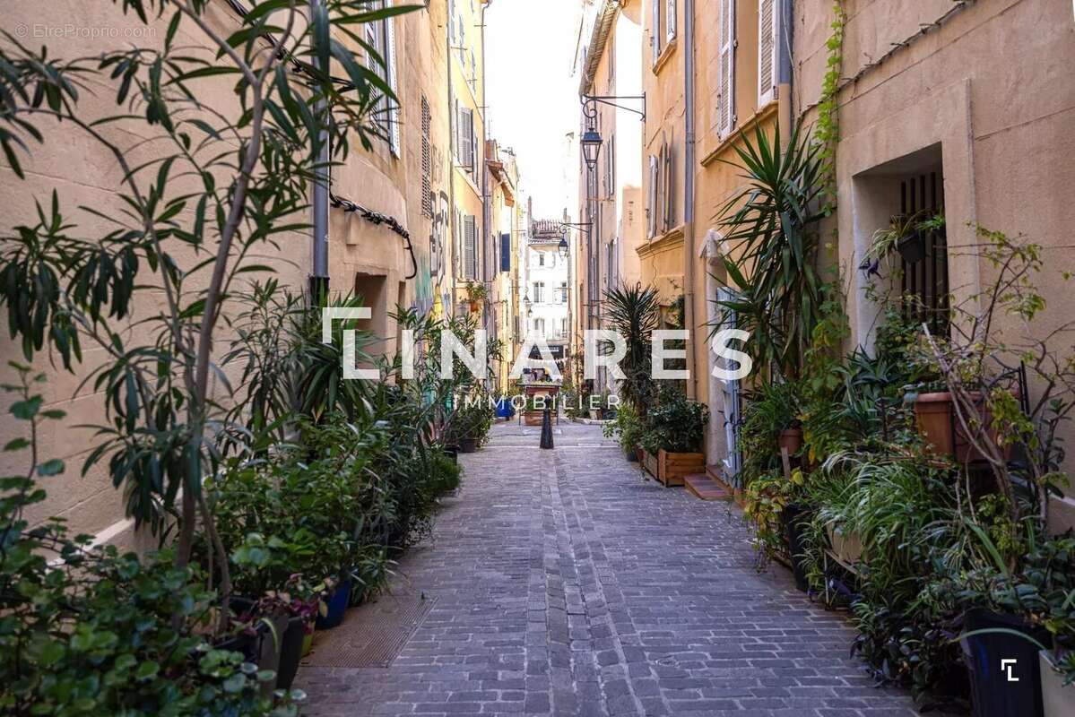 Appartement à MARSEILLE-2E