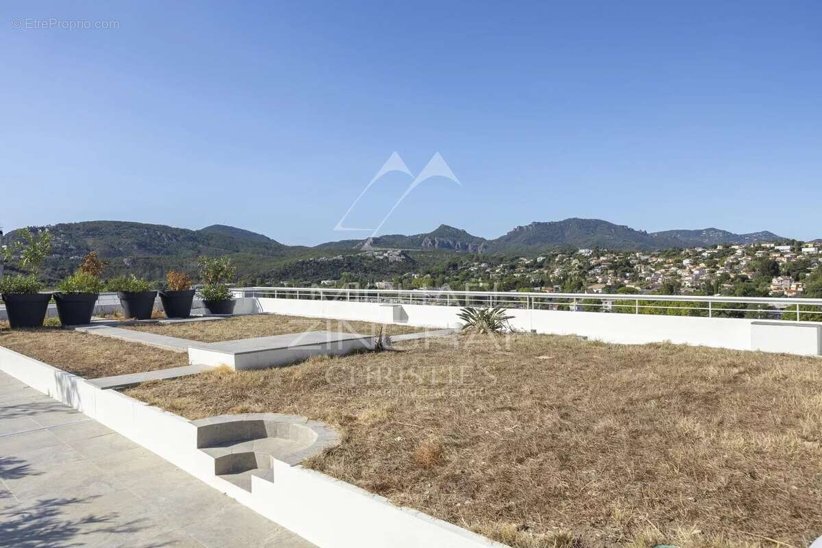 Appartement à MANDELIEU-LA-NAPOULE