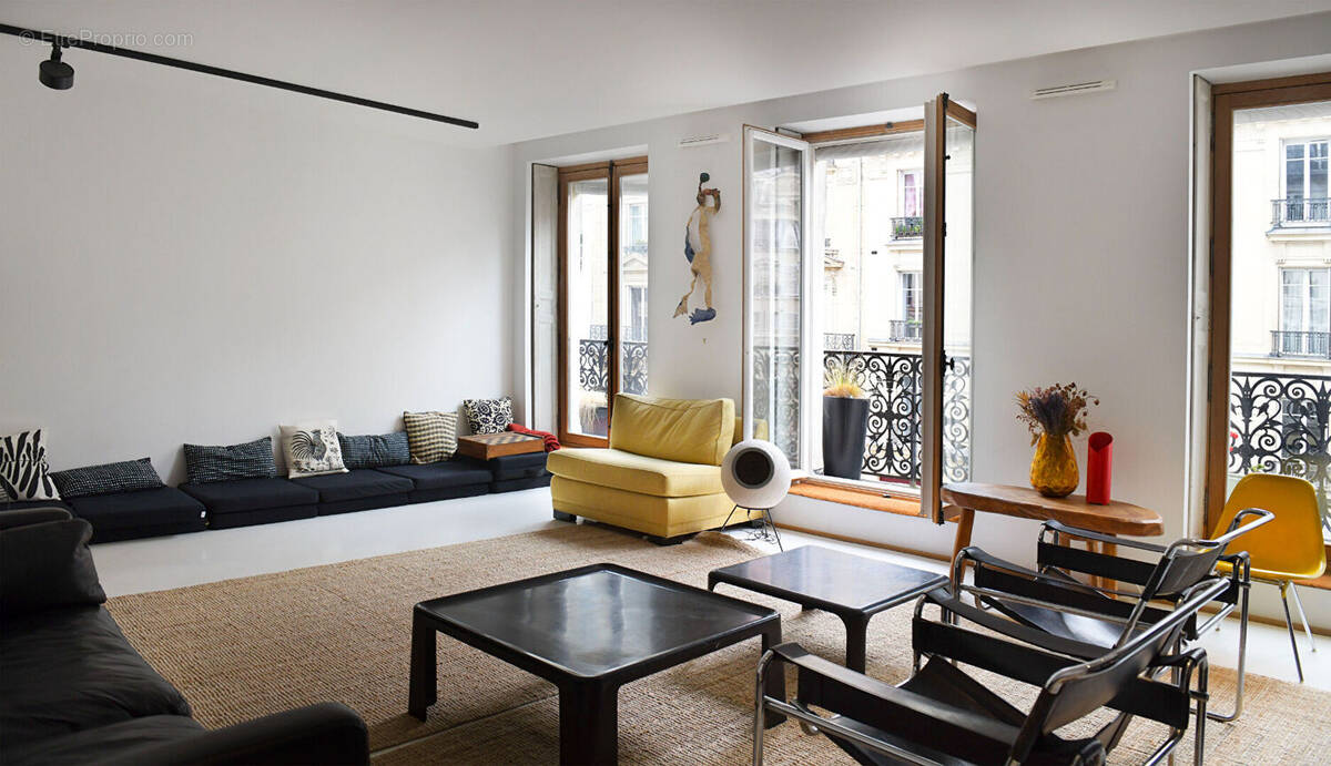 Appartement à PARIS-10E