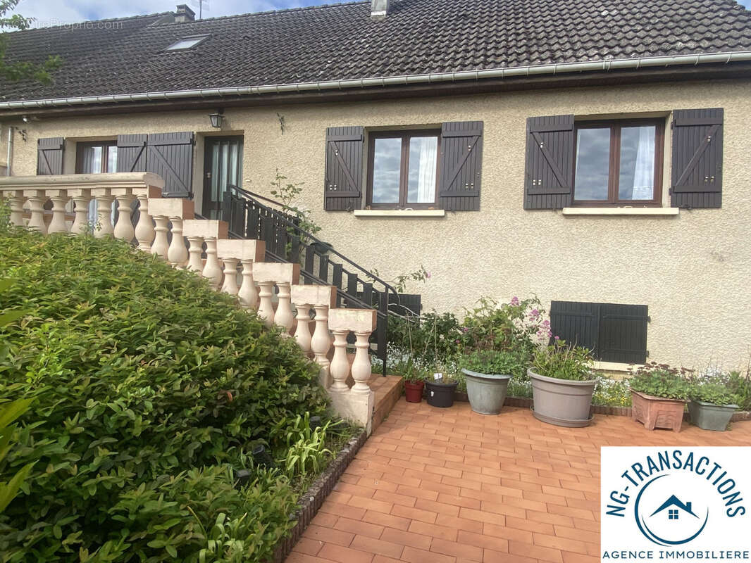 Pavillon familiale sur sous-sol dans quartier calme. - photo 2