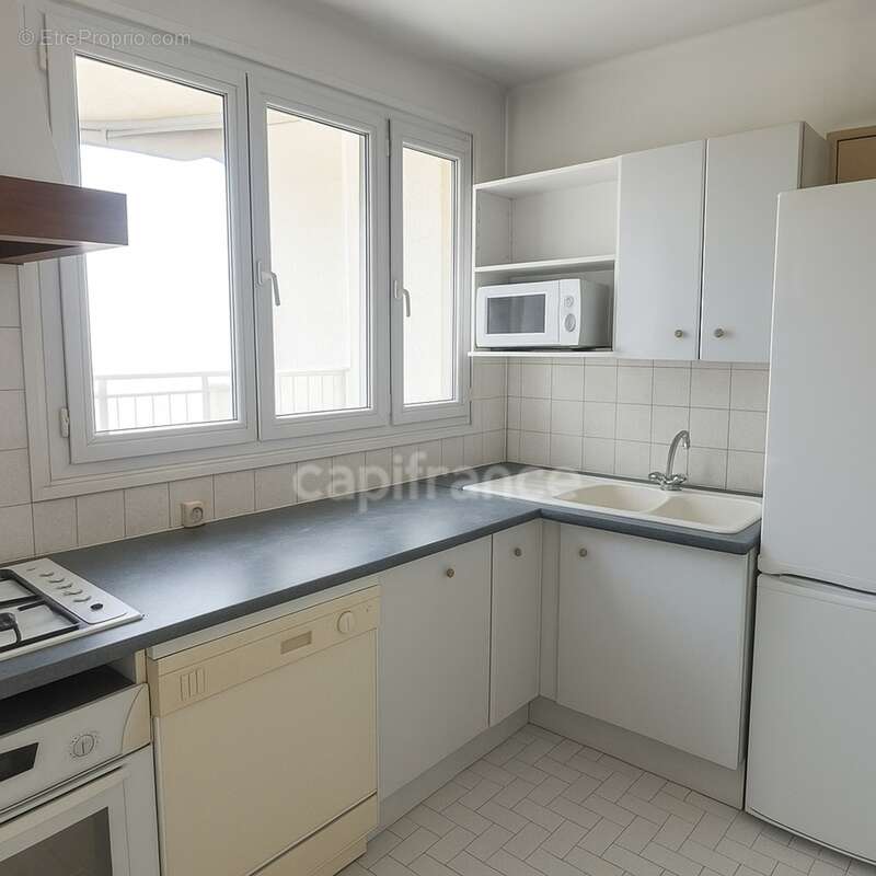 Hyères Gare - Appartement T3 - 77m² - Avec  garage individuel - photo 5