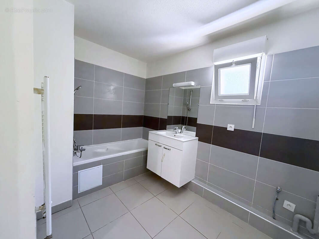 À vendre Appartement T3 avec terrasses et parkings - photo 4