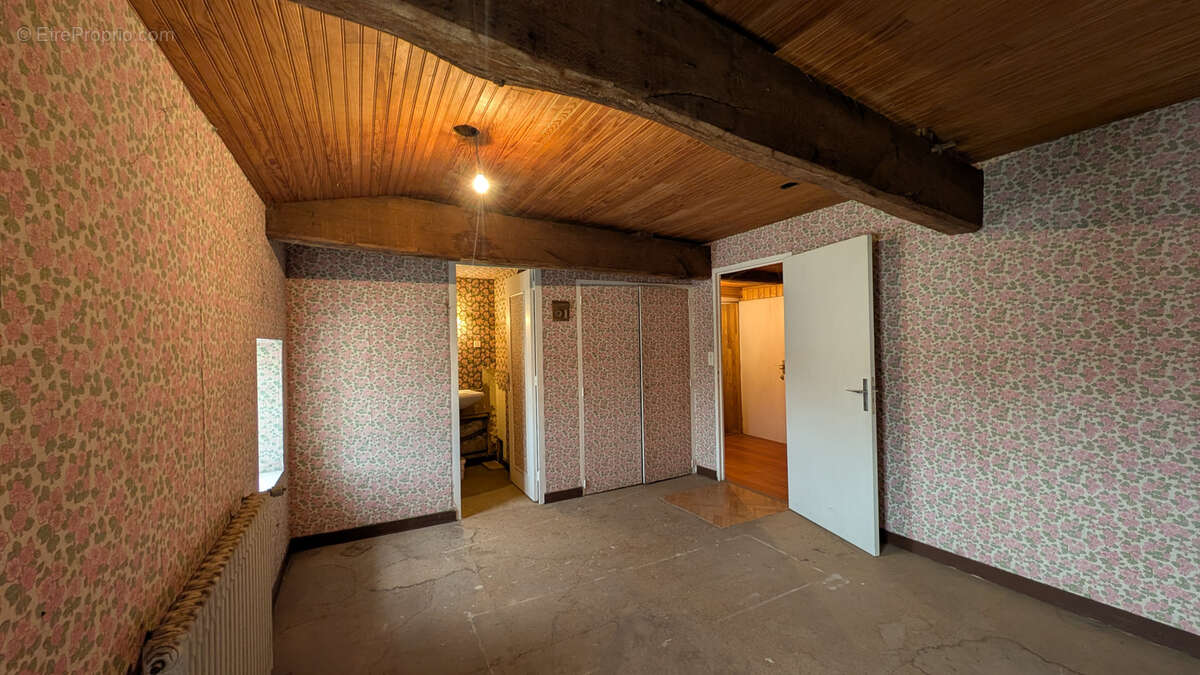 Maison à LES LANDES-GENUSSON