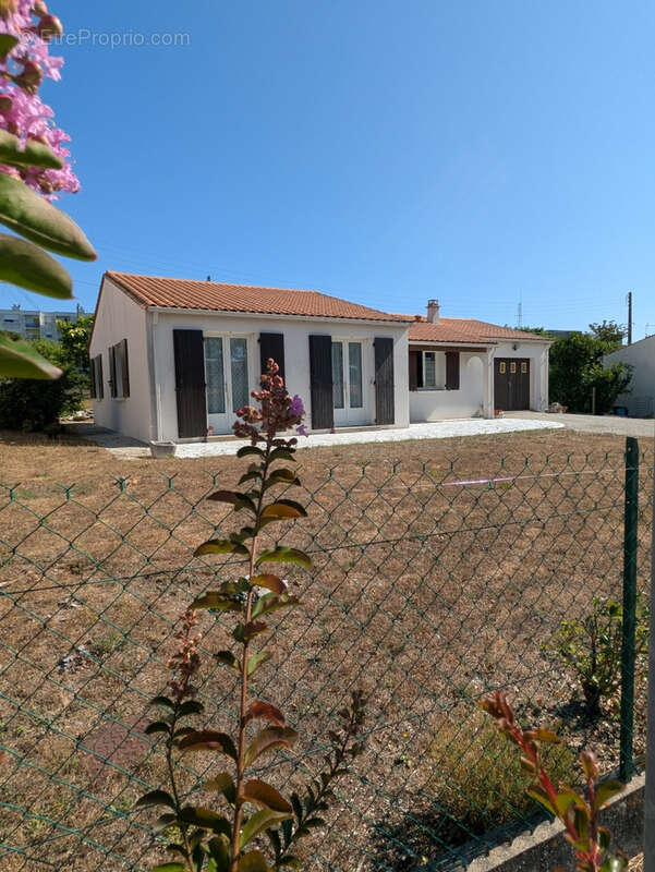 SAINTES RIVE GAUCHE Maison de plain pied-2 chambres - photo 2
