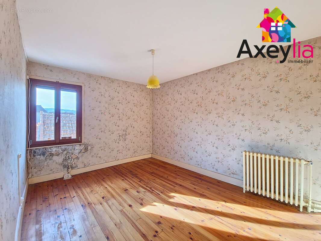 Maison à LA PACAUDIERE