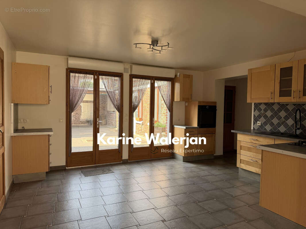 Maison à COURRIERES