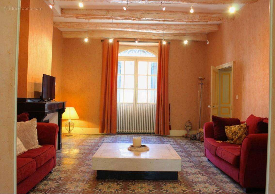 Maison à LES CABANNES