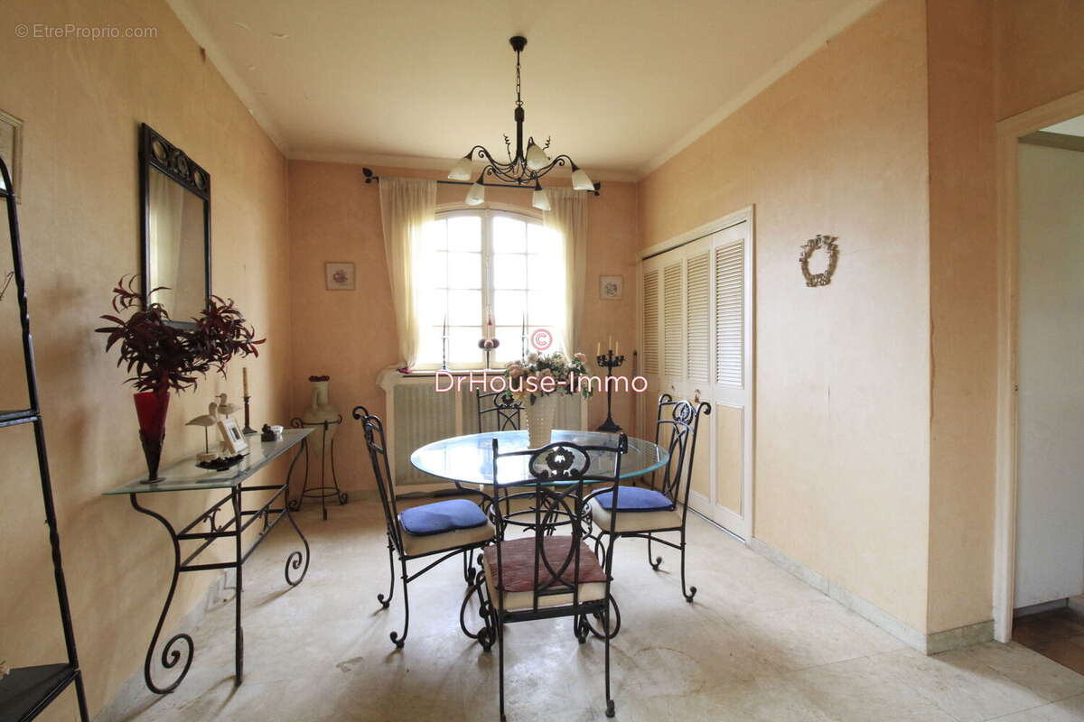 Maison 320 m² à Beaumont-Le-Roger  - photo 6