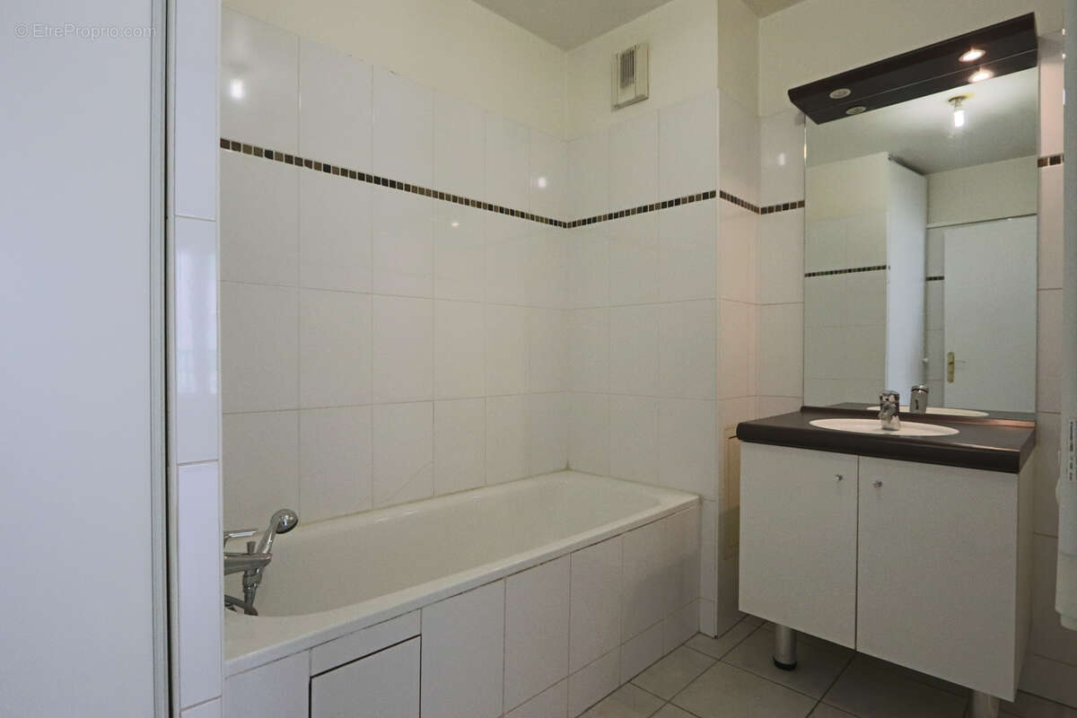 Appartement à LES PAVILLONS-SOUS-BOIS