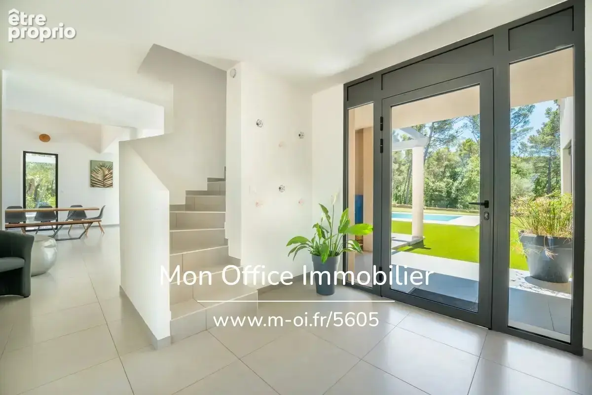 Référence : 7063-MAC. - Villa 5 pièces avec piscine, garage et dépendance - photo 9