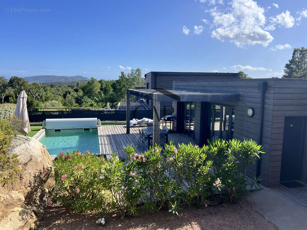 ACTE EN MAIN   Villa T4 avec Piscine Privative Chauffée   Domaine 5***** à Lecci   Investissement Premium - photo 5