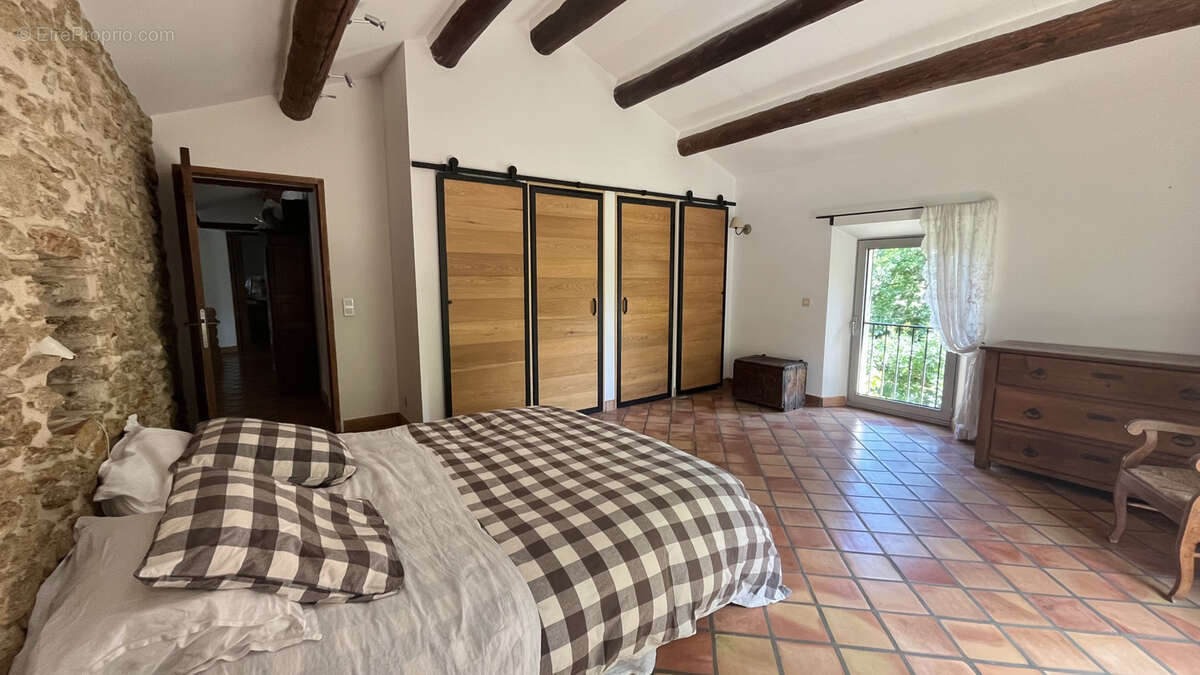 Maison à UCHAUX