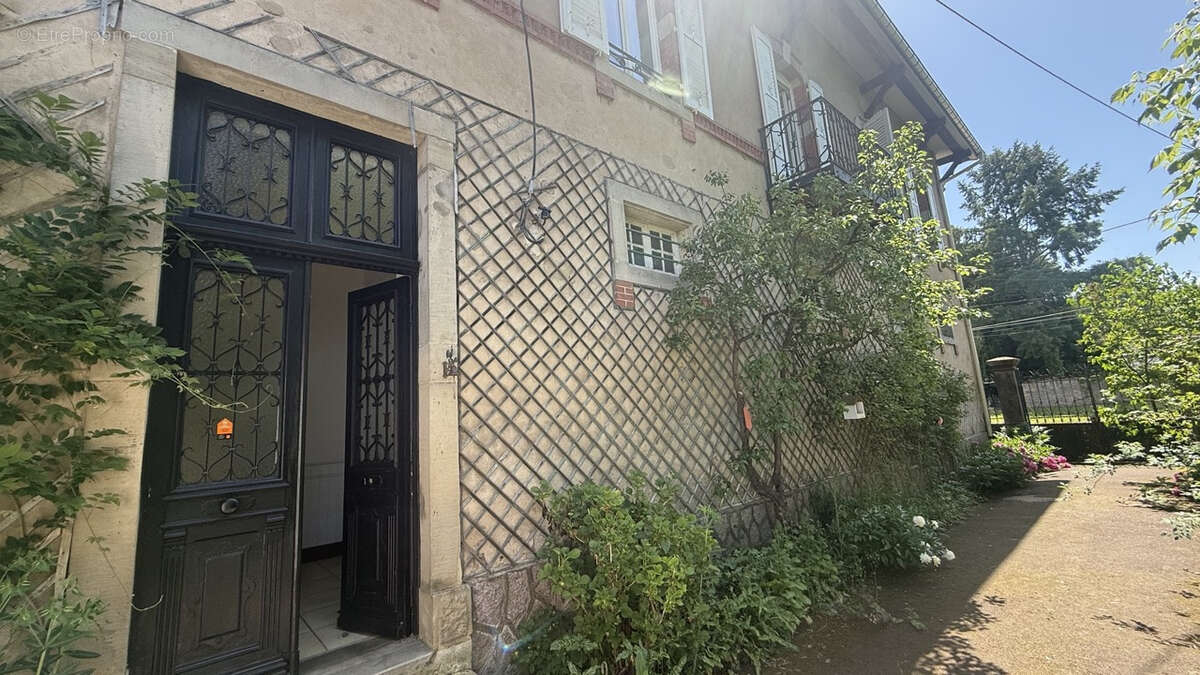 Maison à NEUFMAISONS