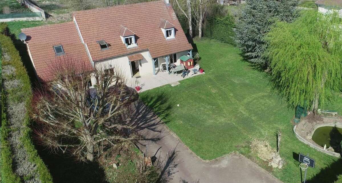 Maison à MONTALET-LE-BOIS