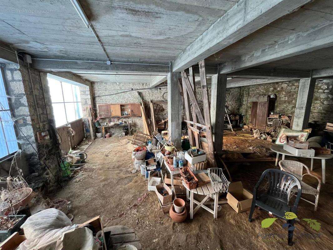 Maison à SAUVIAT-SUR-VIGE