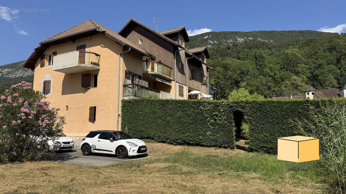 Appartement à SERRIERES-EN-CHAUTAGNE