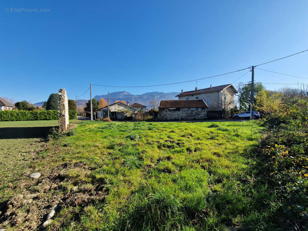 Terrain à SAINT-JEAN-DE-MOIRANS